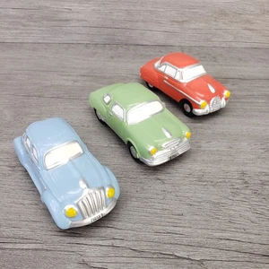Dipartimento 56 Snow Village lotto di 3 auto in ceramica rosso verde blu 4” senza scatola - Foto 1 di 3