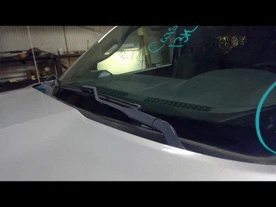 Brazo limpiaparabrisas izquierdo RAM1500 2013-2018 1605336 Foto 1 de 4