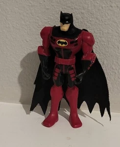 Figura de acción de Batman de 5" de DC Comics traje rojo y negro de Mattel  - Imagen 1 de 6