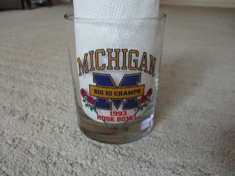Vintage 1993 University of Michigan Rose Bowl  Souvenir Rocks  Glass  * Cover