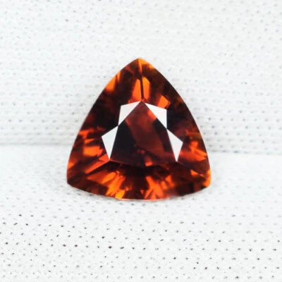 Hermosa turmalina natural rojo anaranjado brillo de 1,54 quilates - Corte de un billón..!!! Foto 1 de 2