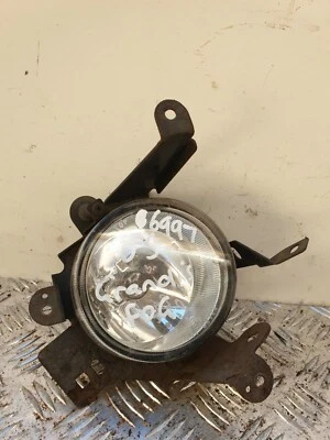 Mitsubishi Grandis 2005 luz antiniebla lado conductor sistema operativo derecho 2004-2010 Foto 1 de 3