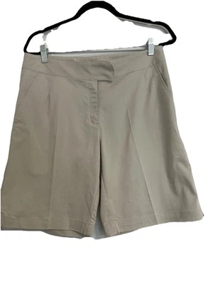 Bermudas Nike Golf Dri Fit beige tiro medio para mujer talla M Foto 1 de 4