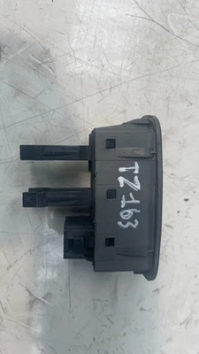 Renault Clio Mk2 Heater Rear Window Switch 26488(TZ163) - Image 1 of 4