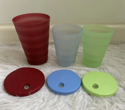 3 tazas Tupperware Impressions con tapas sellos 3516A, 3218C, 3515A sin goteo, sobre la marcha Foto 1 de 4