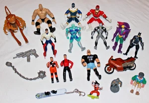 19 KONVOLUT ACTIONFIGUREN STONE COLD AUSTIN ANTZ BATMAN JOKER POWER RANGERS MEHR - Bild 1 von 8