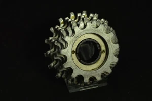 Freewheel Maillard 700 course super France 84' 1.375x24TPI 01 BSA 88 13-18t 6s - Imagen 1 de 2