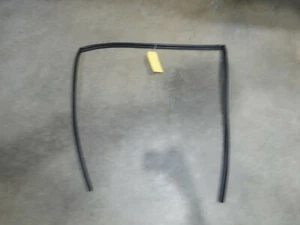 2003-2008 Toyota corolla rear Passenger right Chanel Run 68152-02160 D13 - Picture 1 of 5