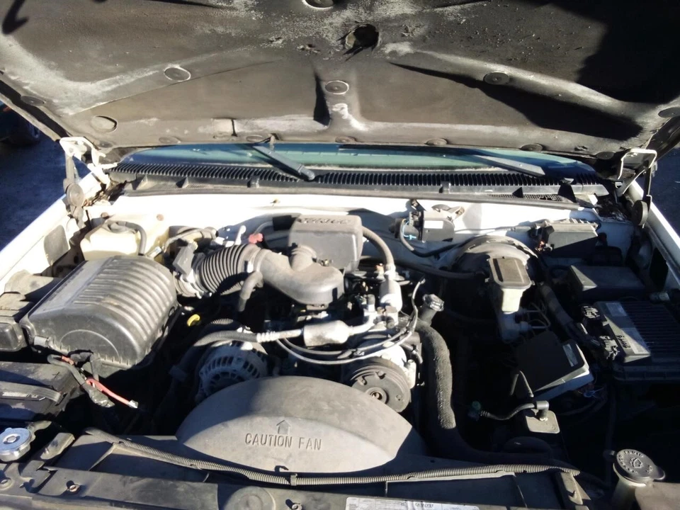 Used Fuel Injection Air Flow Meter fits: 1999 Chevrolet Suburban 1500 8-350 5.7 - Image 1 of 4