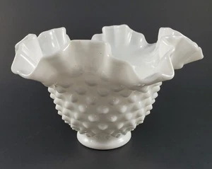 Vintage Fenton Milchglas Schuhnagel runde Schüssel gekräuselt doppelt gekräuselt Schale 6,5" - Bild 1 von 9
