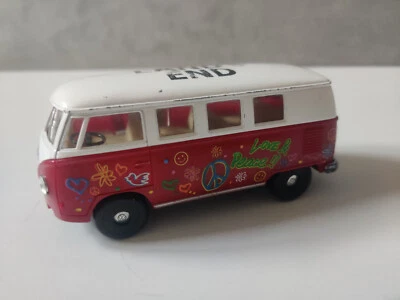 Volkswagen Love And Peace Classical Bus 1962 1:32 KT5060 Red/White - Image 1 of 4