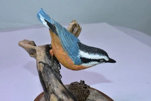 Figura real Nuthatch de pecho rojo pájaro tallado en madera 2010 firmado E. Boggs raro - Imagen 1 de 9