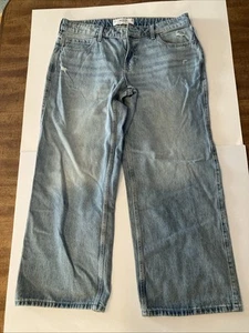 Hollister Women’s Low Rise Baggy Jeans Size 12s Med Wash Wide Leg Cotton Comfort - Picture 1 of 9