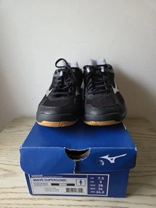 NEW MIZUNO Wave Supersonic Womens Indoor Volleyball Shoes Size 7.5 - Picture 1 of 7