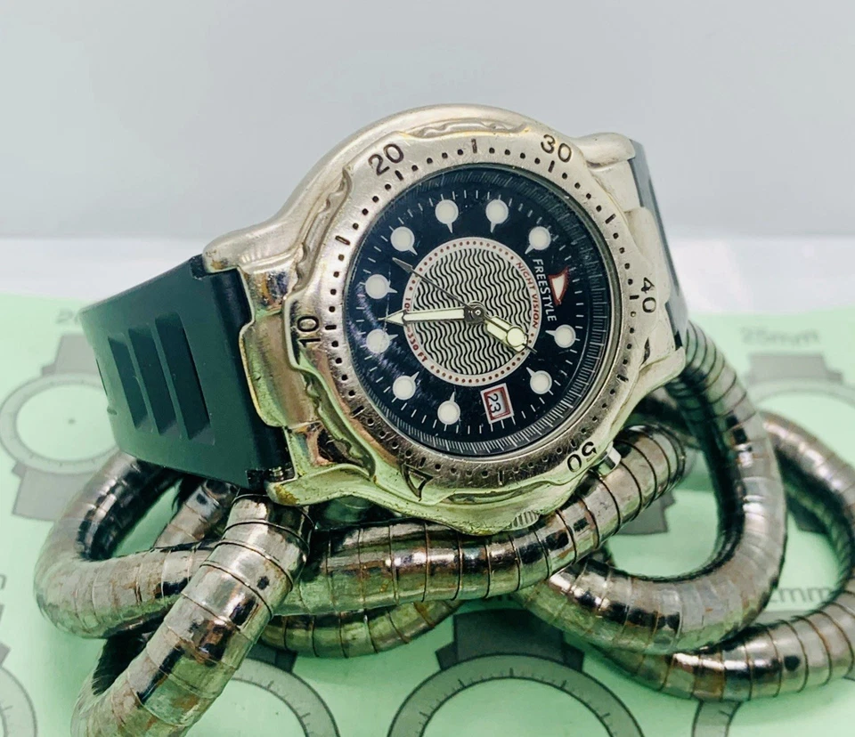 Фристайл дайвер ретро ночного видения серебро/черный резиновый ремешок мужские часы работают! - Изображение 1 из 4