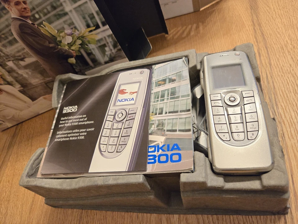 NOKIA 9300 COMUNICATOR  - Immagine 1 di 4