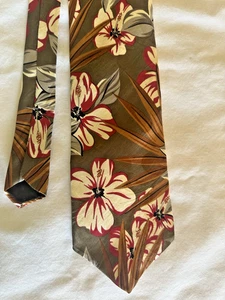 Bugatti Italian Silk Tie Floral Tropical Hawaiian Beach Made In USA - Picture 1 of 3