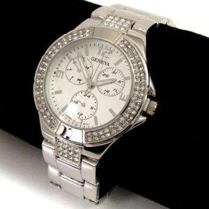 Nuevo reloj de pulsera de plata con bisel de cristal de Geneva estilo novio para mujer - Imagen 1 de 4