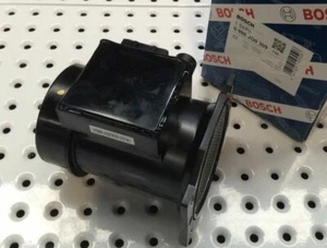 BOSCH MASS AIRFLOW SENSOR / AIRFLOW METER FOR NISSAN 300ZX Z32 3.0L 1990-1995 - Picture 1 of 5