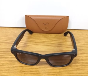 Gafas inteligentes polarizadas Ray-Ban Meta Wayfarer AI (RW4008, negras) - Función completa - Imagen 1 de 11
