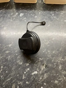 VAUXHALL ASTRA H MK5 ZAFIRA B DIESEL FUEL CAP FILLER CAP NHK23 - Picture 1 of 5