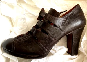CHIE MIHARA VINTAGE LEATHER SHOES IN BROWN CUT-OUT DESIGN LACE-UP FRONT 39 8-8.5 - Picture 1 of 11