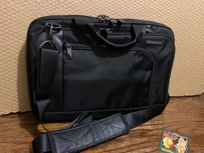 Briggs & Riley Verb - Bolso negro calzoncillo mediano de contacto para computadora portátil Foto 1 de 4