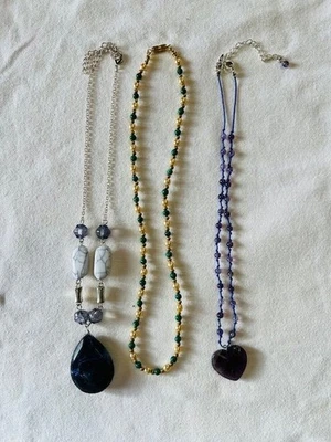 Lot 3 bijoux colliers pierres naturelles argenté doré multicolore - Immagine 1 di 4