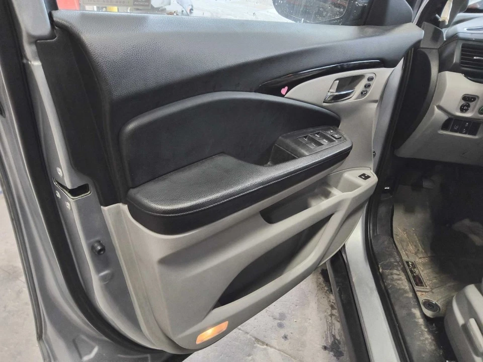 PILOT     2017 Front Door Trim Panel 660044 Foto 1 de 1