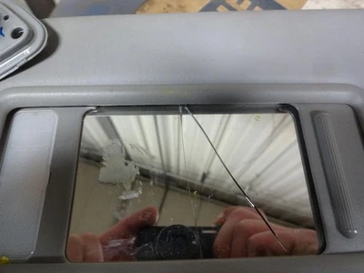 发球杆左遮阳板带照明 适合 04-07 HIGHLANDER 203270 — 第 1/4 张图片