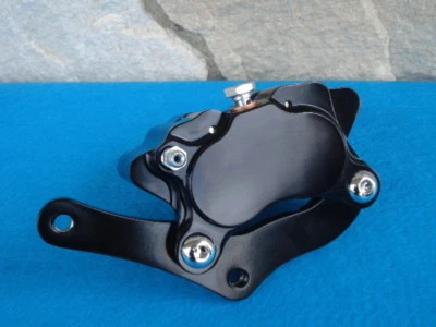 BLACK BRAKE CALIPER FOR HARLEY DNA MIDWEST FXST & CHOPPERS GLIDE FRONT END 4 PIS - Imagen 1 de 2