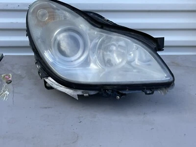 06_2011 MERCEDES BENZ W219 CLS550 CLS500 FRONT RIGHT SIDE XENON HEADLIGHT OEM  - Image 1 of 4