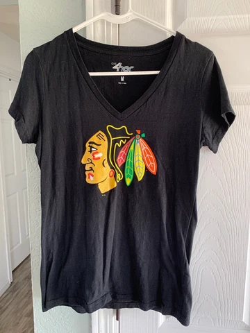 Womens Chicago Blackhawks Short Sleeve V-Neck Black Size M Cover