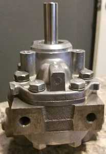 N021EE401, 300-193, Dana, Excalibur, Motore ingranaggi idraulici - Foto 1 di 6