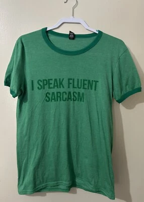 Camiseta gráfica Anvil Kids talla M verde hablo sarcasmo fluido manga corta Foto 1 de 4