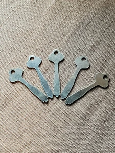 Lot of 5 Vintage Antique Metal Flat Key Blanks  ~ NOS - Picture 1 of 4