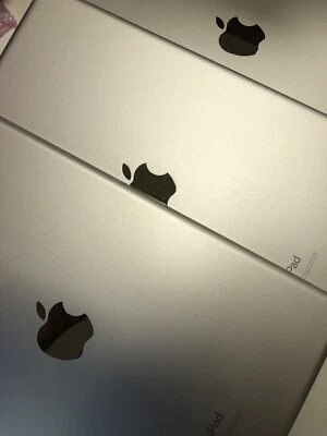 Apple iPad 7th Gen , 32GB  WiFi , Silver + Original Charger + Best Condition - Image 1 of 4