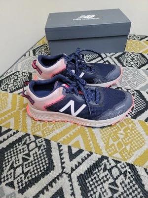 EUC Navy New Balance Arishi Fresh Foam AT Trail Running Shoes Size 7 BUT FIT 6 - Image 1 of 4