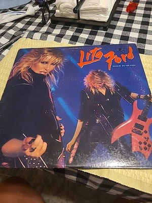Lita Ford, Dancing On The Edge, 12” Vinyl, 1984 Mercury Excellent Condi  Foto 1 de 4