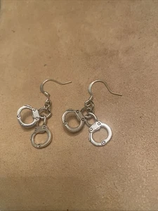 Handmade Drop Dangle Mini Hand Cuffs - Bild 1 von 2