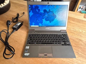 Toshiba Portege Z930-136 Core i5 UltraBook 4GB 118 GB SSD Windows 10 Pro - Picture 1 of 8