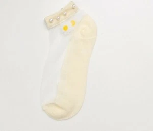 Handcrafted ~ Ivory ~ Embellished w/Pearls ~ Embroidered Daisy ~ Ankle Socks - Picture 1 of 4