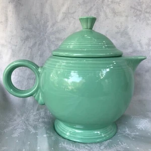 FIESTA WARE ~ GREEN ~ TEA POT ~ USA ~ WIDE MOUTH ~ FLAT SPOUT ~ - Picture 1 of 12