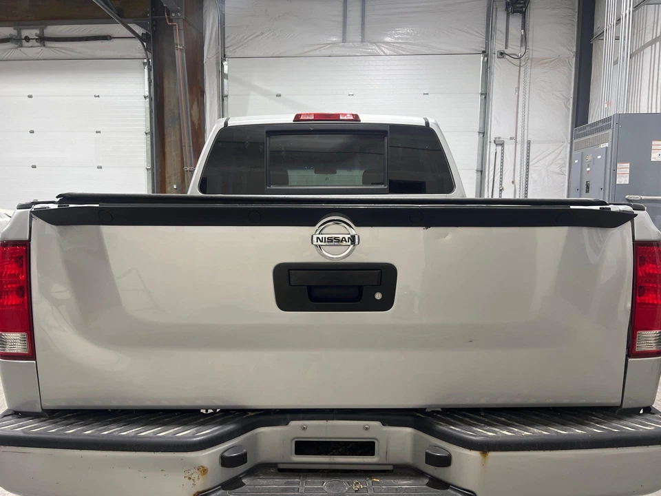 2013 - 2015 Nissan Titan Brilliant Silver-KAD Rear Tailgate Lid Foto 1 de 4