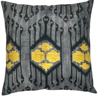 Almohada Ikat estilo turco Pasargad Foto 1 de 3