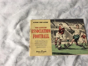 1951 4TH EDITION -KNOW THE GAME - THE LAWS OF ASSOCIATION FOOTBALL  E - Picture 1 of 1