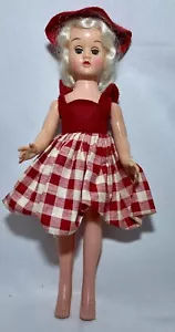 Vintage Kunststoffpuppe schläfrige Augen blondes Haar blaues Auge 8,5"" mit Kleidung - Bild 1 von 4