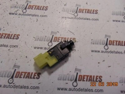 Mercedes B-Class W245  brake pedal switch A0015456709 used 2009 - Image 1 of 4