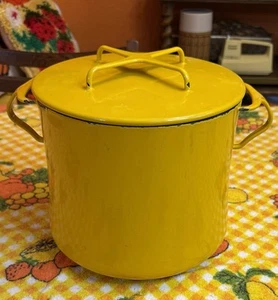 Vintage Dansk Stock Pentola Giallo Massiccio 8 Qt Alto Zuppa Coperchio Smalto MCM Kobenstyle Francia - Foto 1 di 14