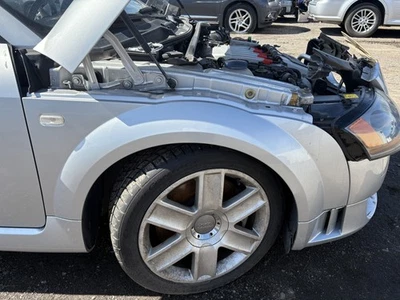 Fender AUDI TT Right 00 01 02 03 04 05 06 Foto 1 de 3